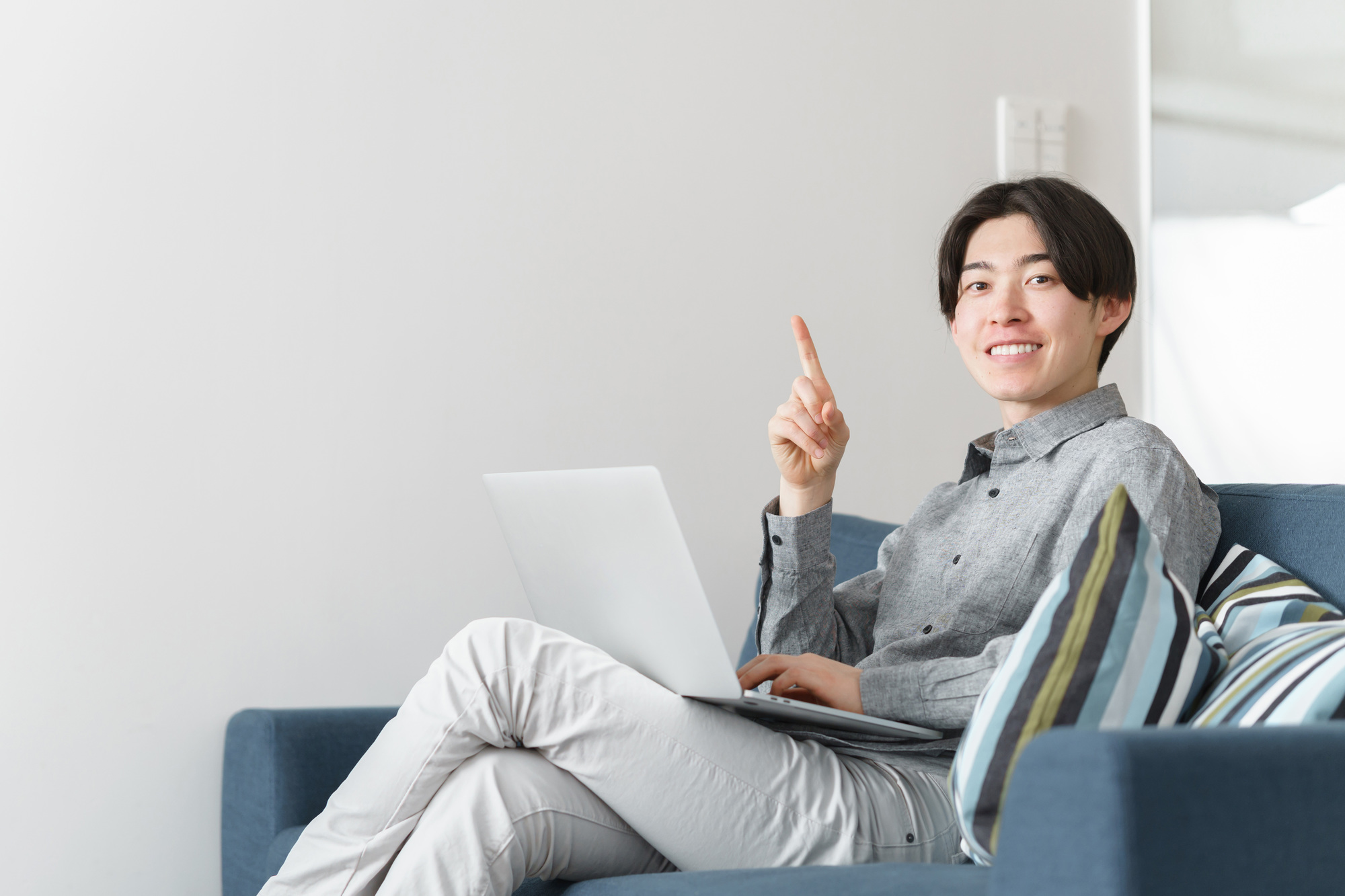 サラリーマンにおすすめの報酬高めな副業7選！本業との兼ね合いや重視したいポイント | dポイントのポイ活ならポイントサイトの「dジョブ スマホワーク」